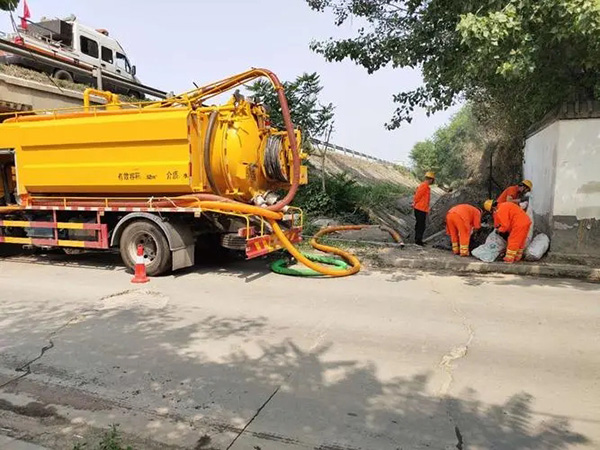  建筑給排水知識(shí)：清掏化糞池注意事項(xiàng)...